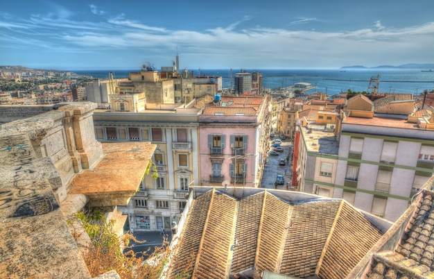 Italiaanse daken aan zee Verwerkt voor hdr tonemapping-effect Geschoten in Cagliari Sardinië