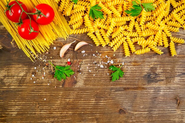 Italiaanse keuken pasta ingrediënten culinaire achtergrond.