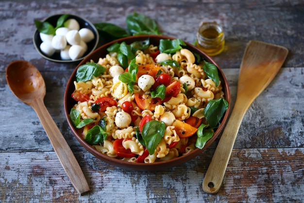 Italiaanse pasta met mozzarellabolletjes