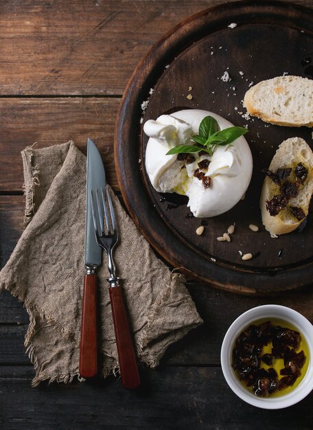 Foto burrata al formaggio italiano