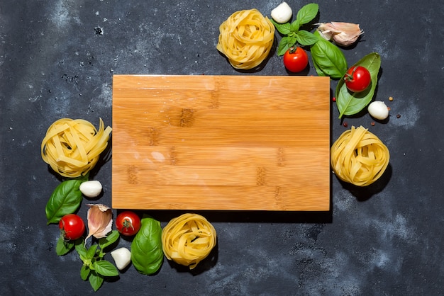 Foto nidi di fettuccine italiane