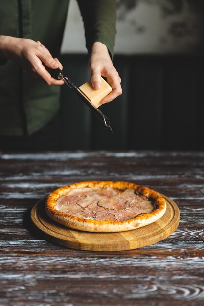 Foto menu di cibo italiano cucina accogliente in colori scuri fotografia di cibo atmosfera dell'italia