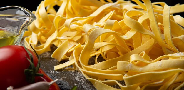イタリアのパスタ調理プロセス生鮮食品のコンセプト自家製タリアテッレ