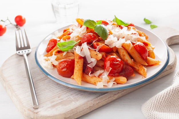 Penne all'italiana con pomodoro e parmigiano