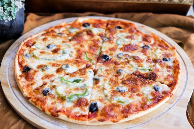 Pizza italiana margaretta verdure
