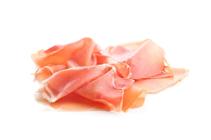Photo italian prosciutto crudo or jamon isolated on white background