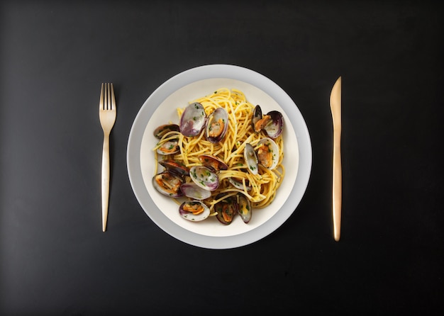 Italian spaghetti with clams