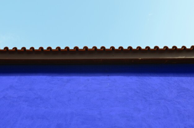 italian style wall in blue color