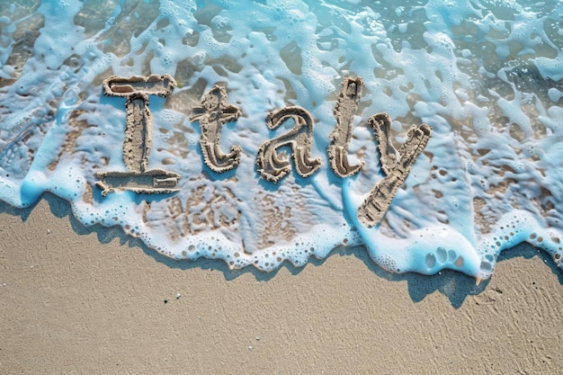 Italië geschreven in het zand op een strand Italiaans toerisme en vakantie achtergrond