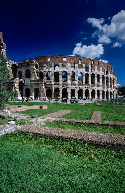 Italië, Lazio, Rome, uitzicht op het Romeinse Colosseum (Flavisch amfitheater), gebouwd in 80 na Christus, het was het grootste amfitheater van het Romeinse rijk.