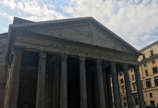 Italië Rome. Uitzicht op de historische gebouwen van de stad.