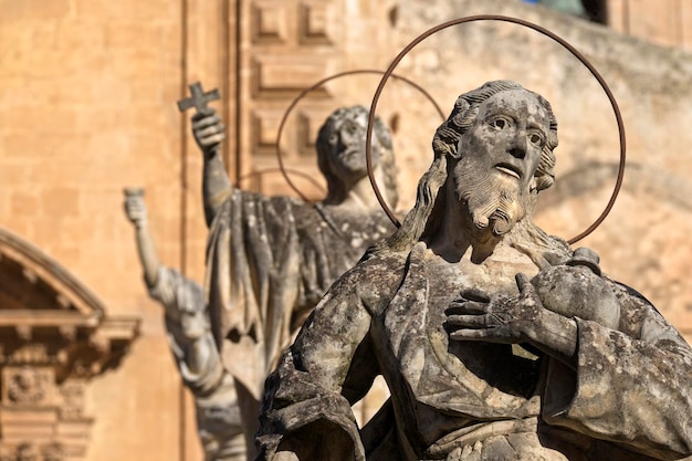 Italië Sicilië Provincie Modica Ragusa St Peter's Cathedral barokke gevel en religieuze beelden 18e eeuw na Christus