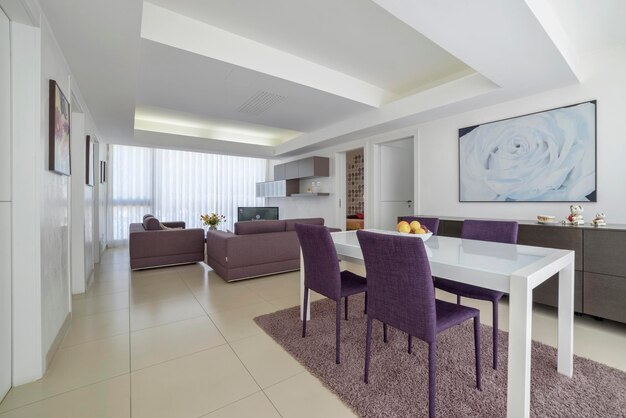 Italië, Sicilië, provincie Ragusa, platteland; 26 mei 2018, elegant privéhuis, woonkamer - REDACTIONEEL