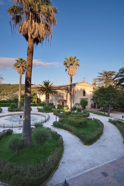 Italië, Sicilië, Ragusa Ibla, palmen in de Iblei-tuinen