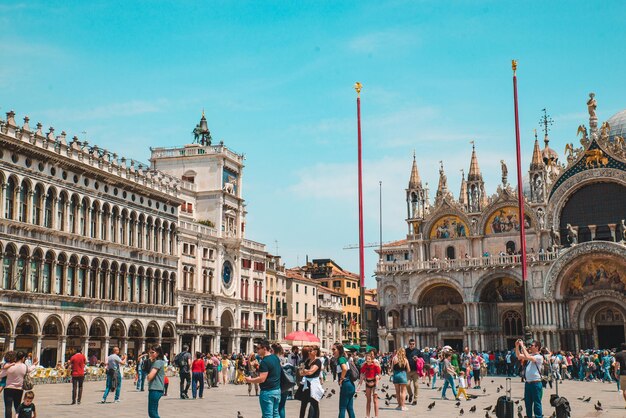 Italië Venetië 25 mei 2019 mensen lopen langs het beroemde stadsplein