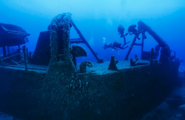 Photo italy, ponza island, tyrrhenian sea, u.w. photo, wreck diving, sunken ship (film scan)