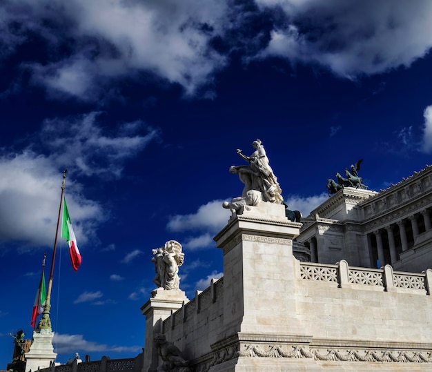 イタリア、ローマ、ビクトリア朝の宮殿 (ヴィットリアーノ) の眺め