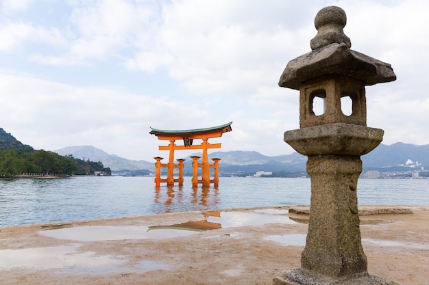 itsukushima-schrijn japan miyajima torii poort