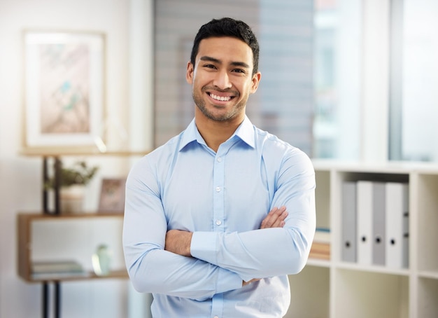 Photo ive worked hard to get where i am shot of a handsome young businessman in his office