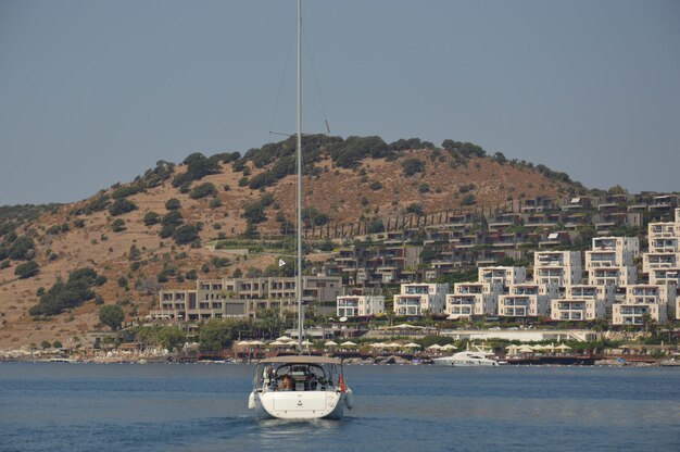 Foto jachten in de baai van bodrum op de middellandse zee