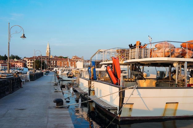 Jachthaven in Izola in de Adriatische Zee in Slovenië