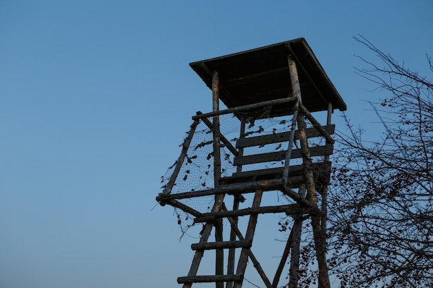 Jachttoren bij zonsondergang