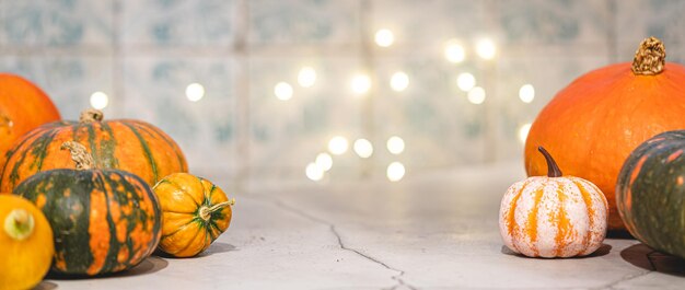 Photo jack o lantern on table