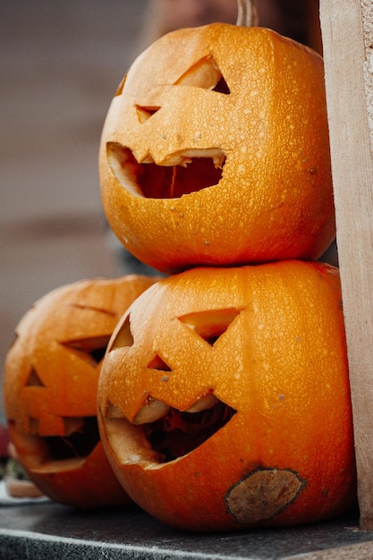 Photo jack o lantern on table