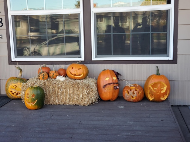 Photo jack o lanterns in anticipation of all hallows eve