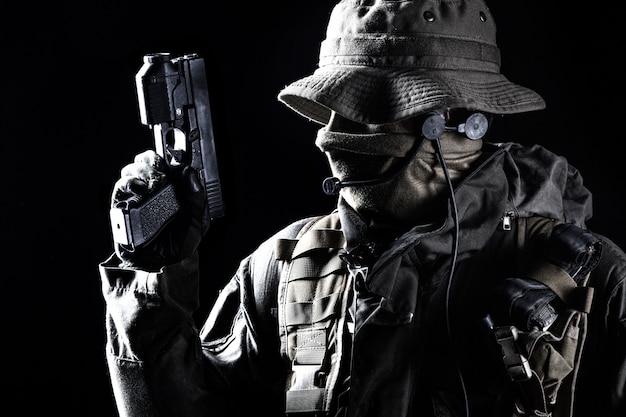 Jagdkommando soldier with pistol