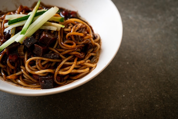 Jajangmyeon of JJajangmyeon is Koreaanse Noodle met Zwarte Saus - Korean Food Style