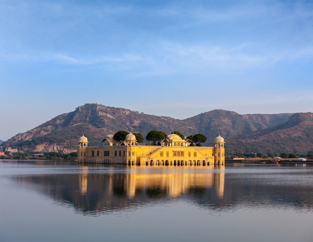 Jal Mahal（水上宮殿）。ジャイプール、ラジャスタン、インド