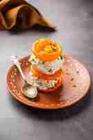 Photo jalebi ice cream combination of indian dessert with a twist