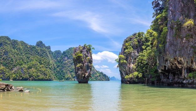 James Bond Island in de baai van Phang Nga