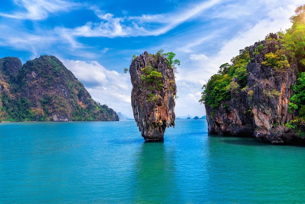 Photo james bond island in phang nga, thailand.