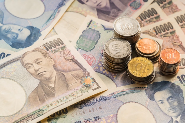 japan money yen banknotes