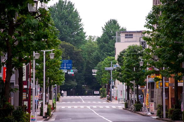 Japan Tokyo Shinjuku vroege ochtendstraat schoon en aangenaam?