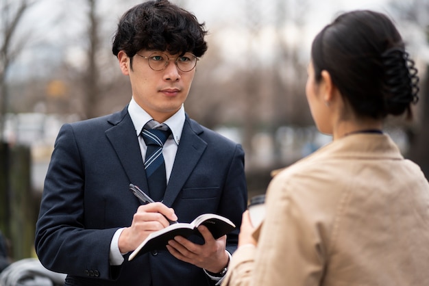 写真 ビジネスパートナーとの日本のビジネスコンセプト