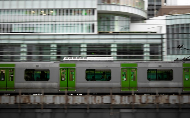 Foto cultura giapponese con il treno