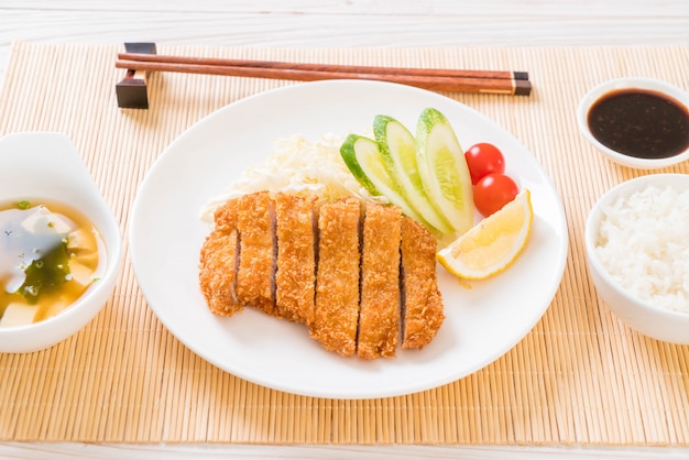 Japanese deep fried pork cutlet (tonkatsu set)