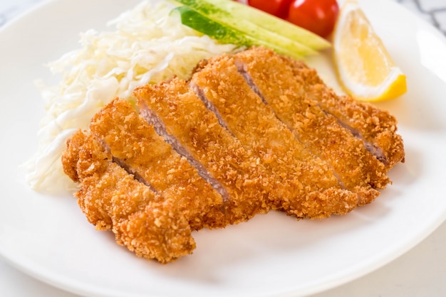 Japanese deep fried pork cutlet (tonkatsu set)