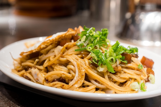 Japanese fry noodles with green onion