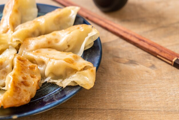 日本の餃子や餃子のスナック