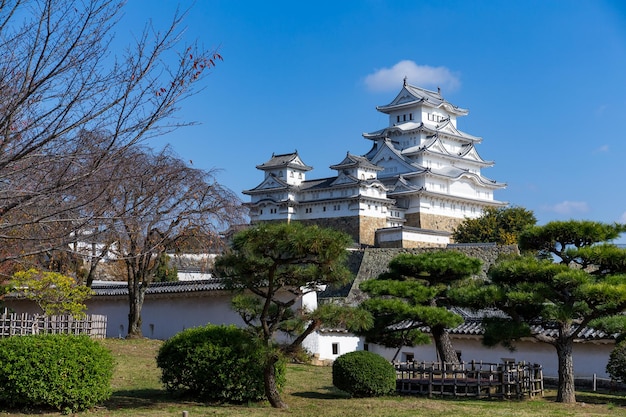 青い空と日本の姫路城