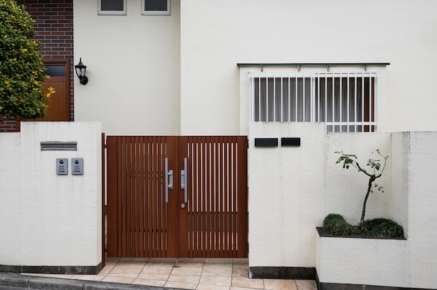 Photo japanese house entrance with bars