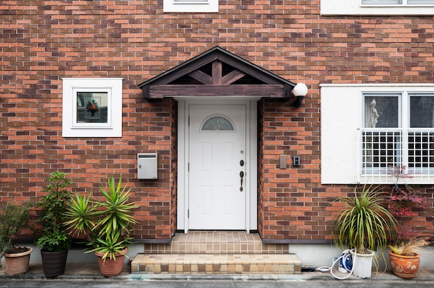 Photo japanese house entrance with plants