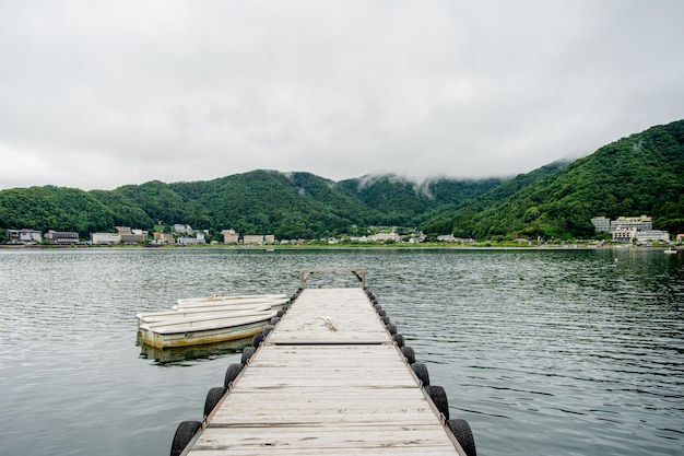 Foto lago giapponese vicino al monte fuji