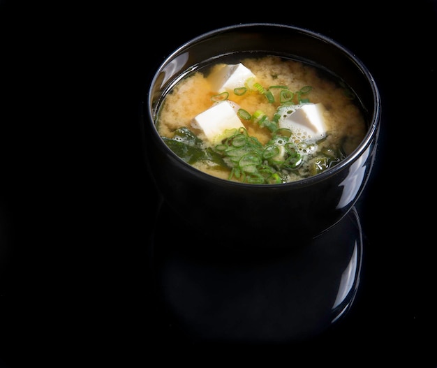 日本の味噌豆腐スープ