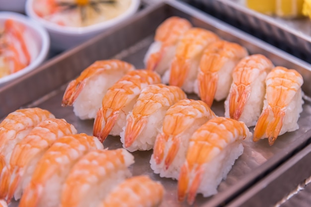 Japans eten in verschillende soorten sushi