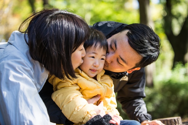 Japanse familie in een park